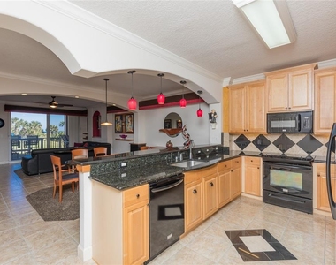 80 Surfview Drive - Photo Thumbnail 7