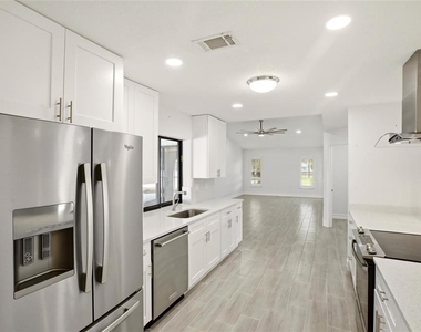 176 N Waterway Drive Nw - Photo Thumbnail 5