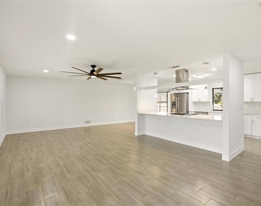176 N Waterway Drive Nw - Photo Thumbnail 2