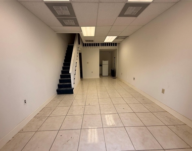 5914 Cullen Boulevard - Photo Thumbnail 4