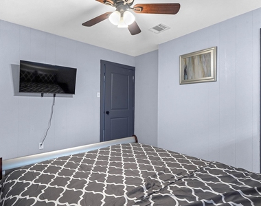 11103 Greenwillow Street - Photo Thumbnail 17