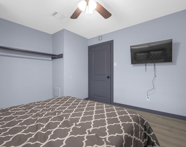 11103 Greenwillow Street - Photo Thumbnail 7