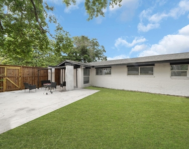 11103 Greenwillow Street - Photo Thumbnail 9
