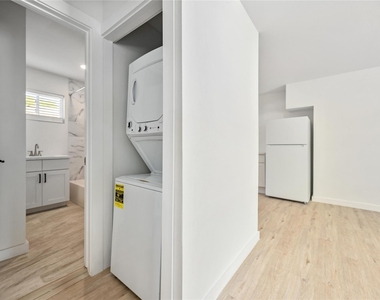6811 Del Rio Street - Photo Thumbnail 12
