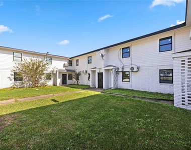 6811 Del Rio Street - Photo Thumbnail 18