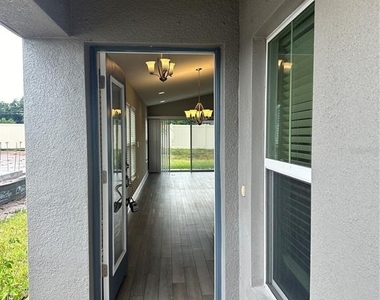 12573 Oak Hill Way - Photo Thumbnail 1