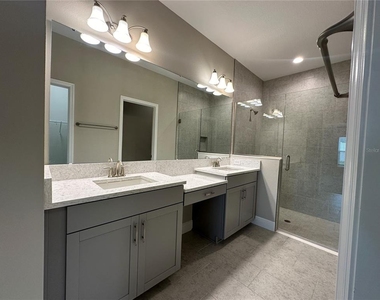 12573 Oak Hill Way - Photo Thumbnail 16