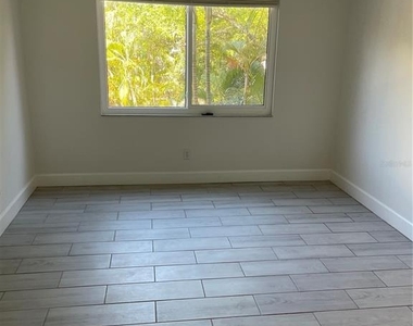 3700 S Osprey Avenue - Photo Thumbnail 4