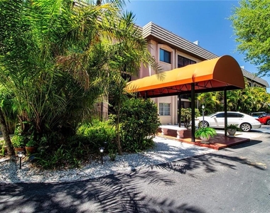 3700 S Osprey Avenue - Photo Thumbnail 1