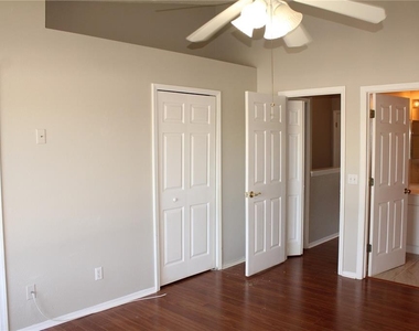 5016 Misty Canal Place - Photo Thumbnail 9