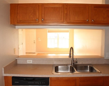5016 Misty Canal Place - Photo Thumbnail 4