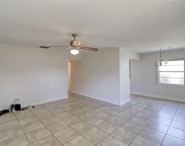 302 Canton Court - Photo Thumbnail 6