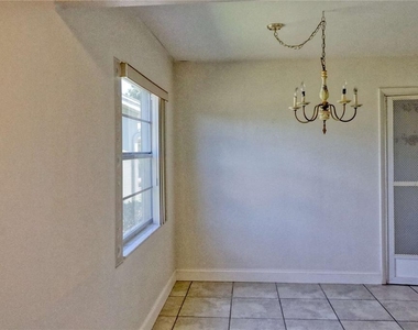 302 Canton Court - Photo Thumbnail 14