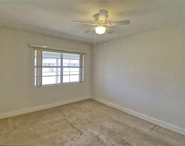 302 Canton Court - Photo Thumbnail 24