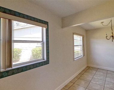 302 Canton Court - Photo Thumbnail 13