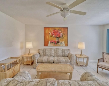 101 Cambridge Trail - Photo Thumbnail 3