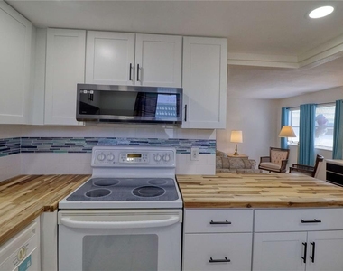 101 Cambridge Trail - Photo Thumbnail 15