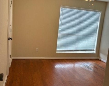 1500 Bay Area Boulevard - Photo Thumbnail 8