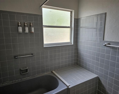 7409 Manatee Street - Photo Thumbnail 16