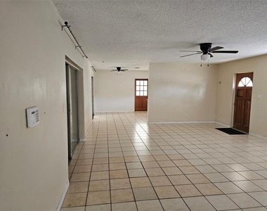 7409 Manatee Street - Photo Thumbnail 20