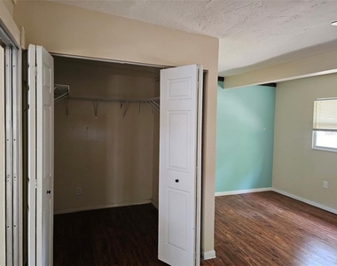 7409 Manatee Street - Photo Thumbnail 10