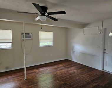 7409 Manatee Street - Photo Thumbnail 8