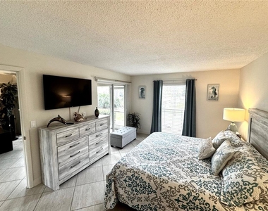 4377 Longmeadow - Photo Thumbnail 14
