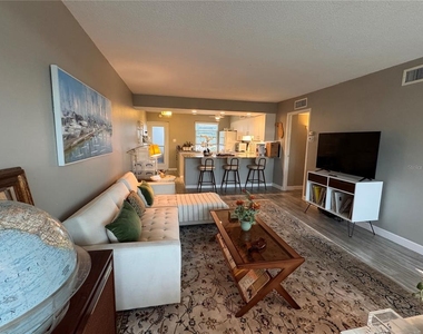 33 S Gulfstream Avenue - Photo Thumbnail 5