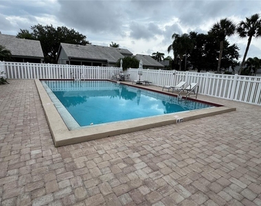 5371 Crestlake Boulevard - Photo Thumbnail 16