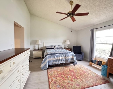 5371 Crestlake Boulevard - Photo Thumbnail 9