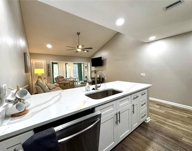 4707 Winslow Beacon - Photo Thumbnail 15