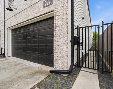 510 E 28th Street - Photo Thumbnail 2