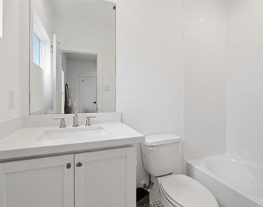 510 E 28th Street - Photo Thumbnail 26