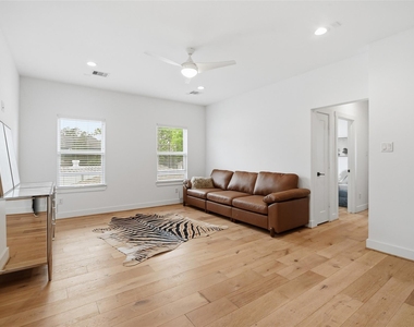 510 E 28th Street - Photo Thumbnail 15