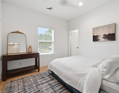510 E 28th Street - Photo Thumbnail 24