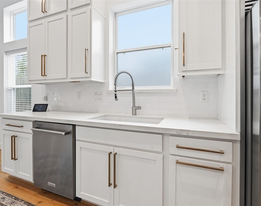 510 E 28th Street - Photo Thumbnail 6
