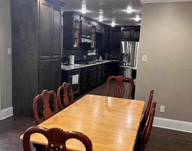 6335 Tall Willow Drive - Photo Thumbnail 9