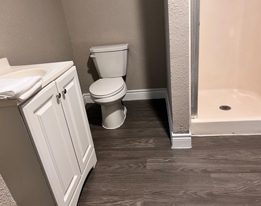 6335 Tall Willow Drive - Photo Thumbnail 15