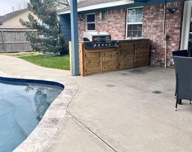 6335 Tall Willow Drive - Photo Thumbnail 2