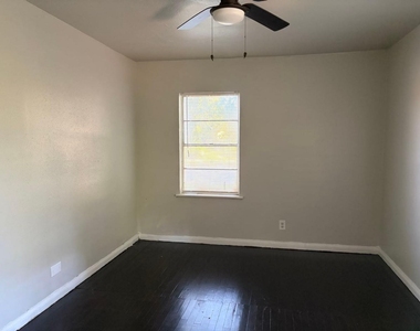 5782 Belcrest Street - Photo Thumbnail 9