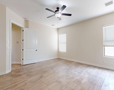 14741 Tierra Harbor Avenue - Photo Thumbnail 16