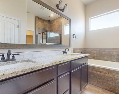 14741 Tierra Harbor Avenue - Photo Thumbnail 20