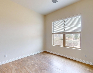 14741 Tierra Harbor Avenue - Photo Thumbnail 26