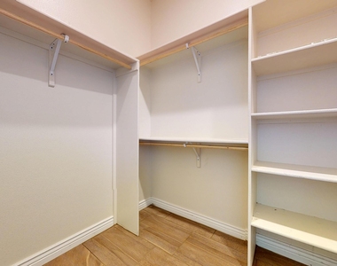 14741 Tierra Harbor Avenue - Photo Thumbnail 23