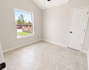 11409 Chickasaw Drive - Photo Thumbnail 12