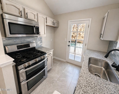 11409 Chickasaw Drive - Photo Thumbnail 10
