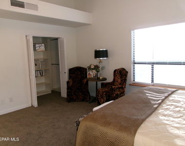 294 Vaquero Lane - Photo Thumbnail 17