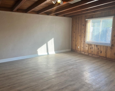3828 Altura Avenue - Photo Thumbnail 10