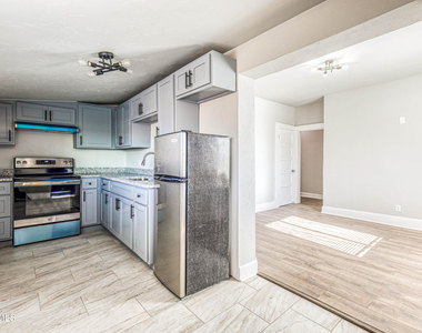 3622 Douglas Avenue - Photo Thumbnail 9