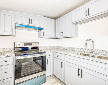 3622 Douglas Avenue - Photo Thumbnail 12